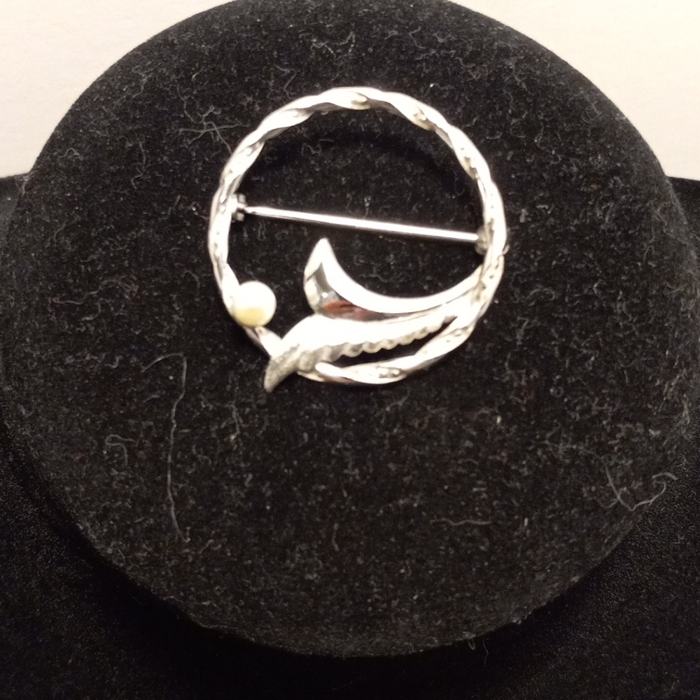 Vintage Signed DCE Sterling Silver Wreath W/Genuine Pearl Leaf Brooch Pin